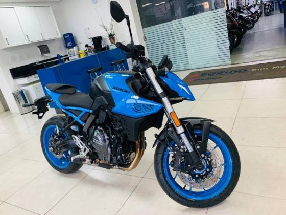 SUZUKI GSX-8S 